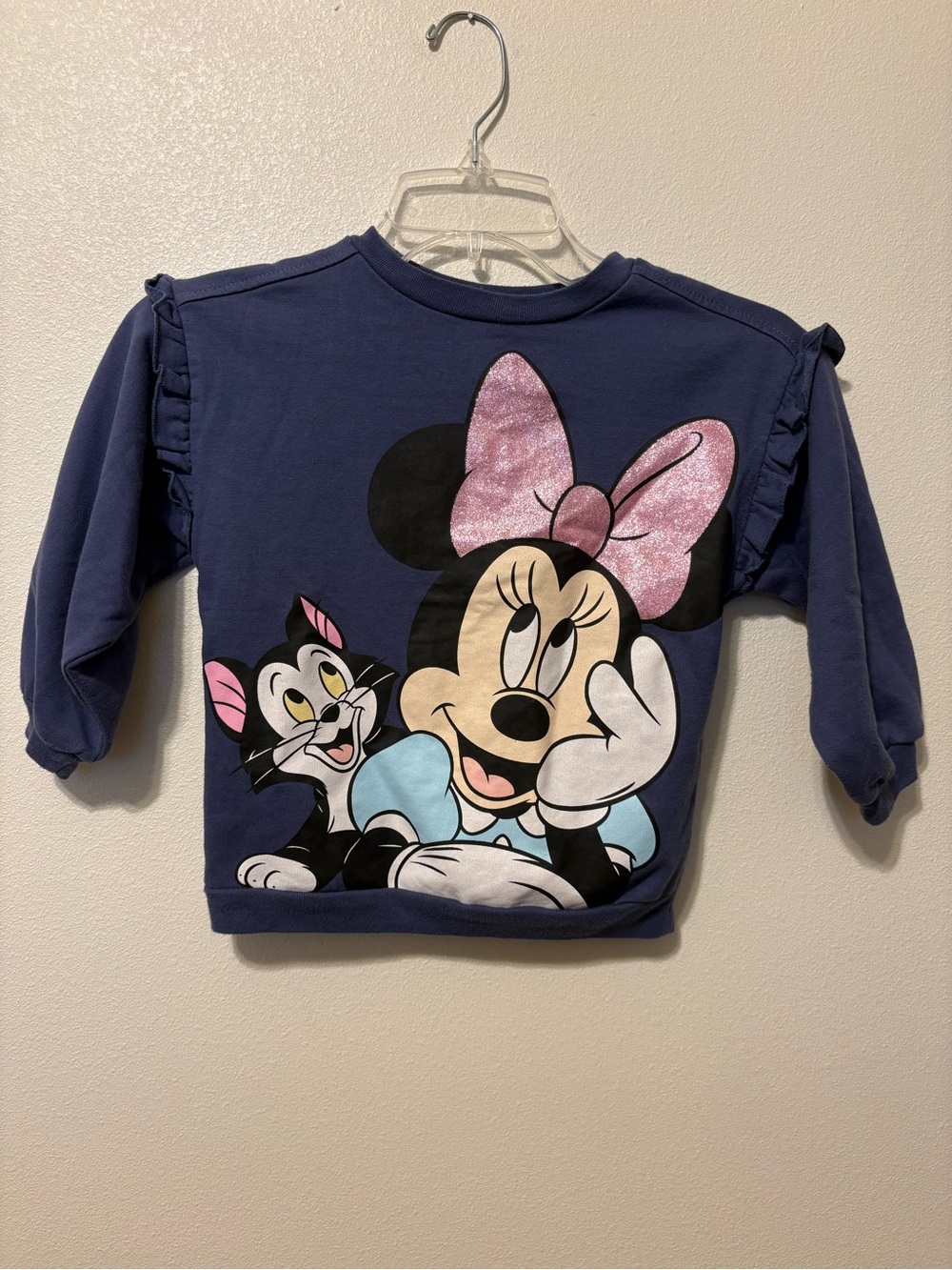 Minnie Mouse blue' Graphic Sweatshirt. No tags measurements in picture